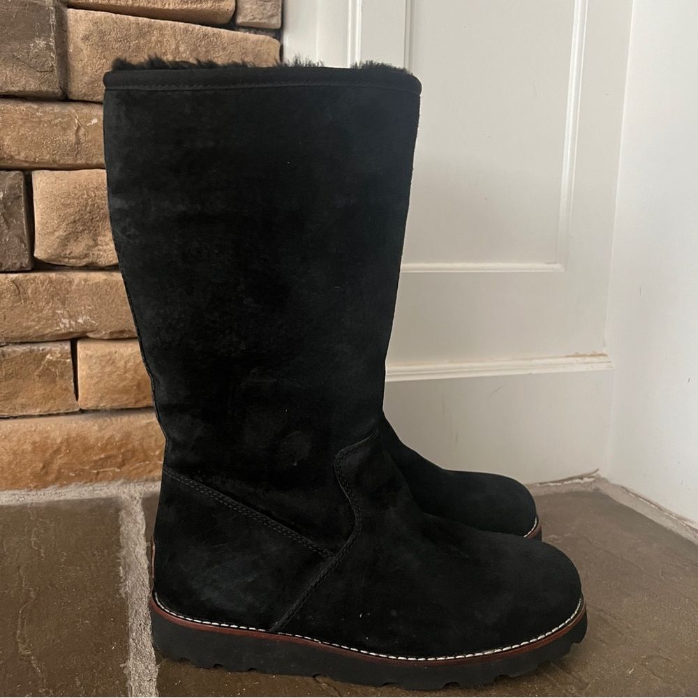 UGG Etta Womens Boots Black 8 Leather Sheepskin Winter Waterproof Suede